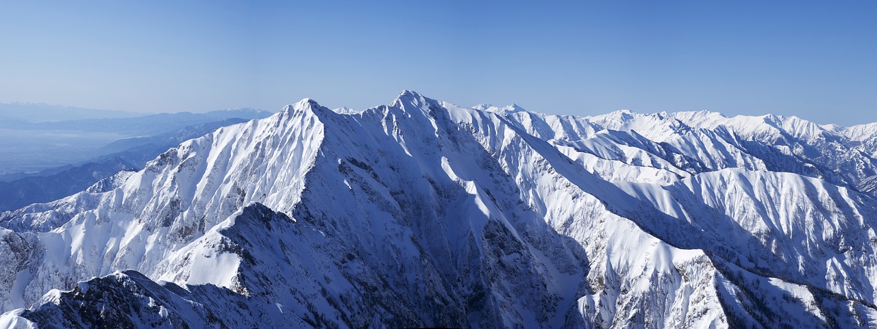 The Ultimate Guide to Ice Climbing in the Rockies